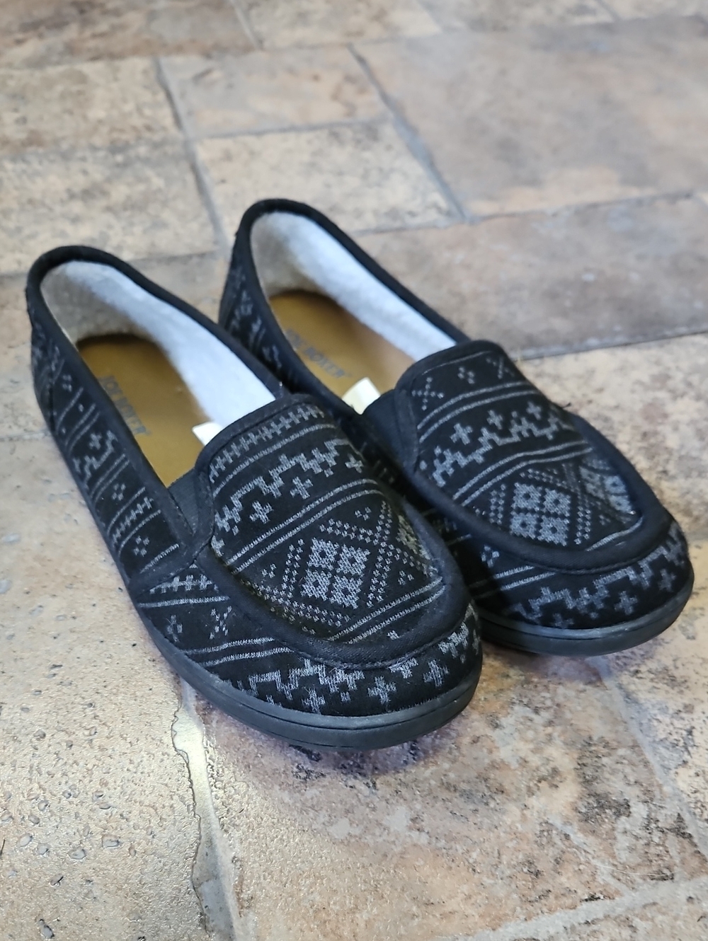 Joe Boxer Sherpa Lined Loafers Size 10